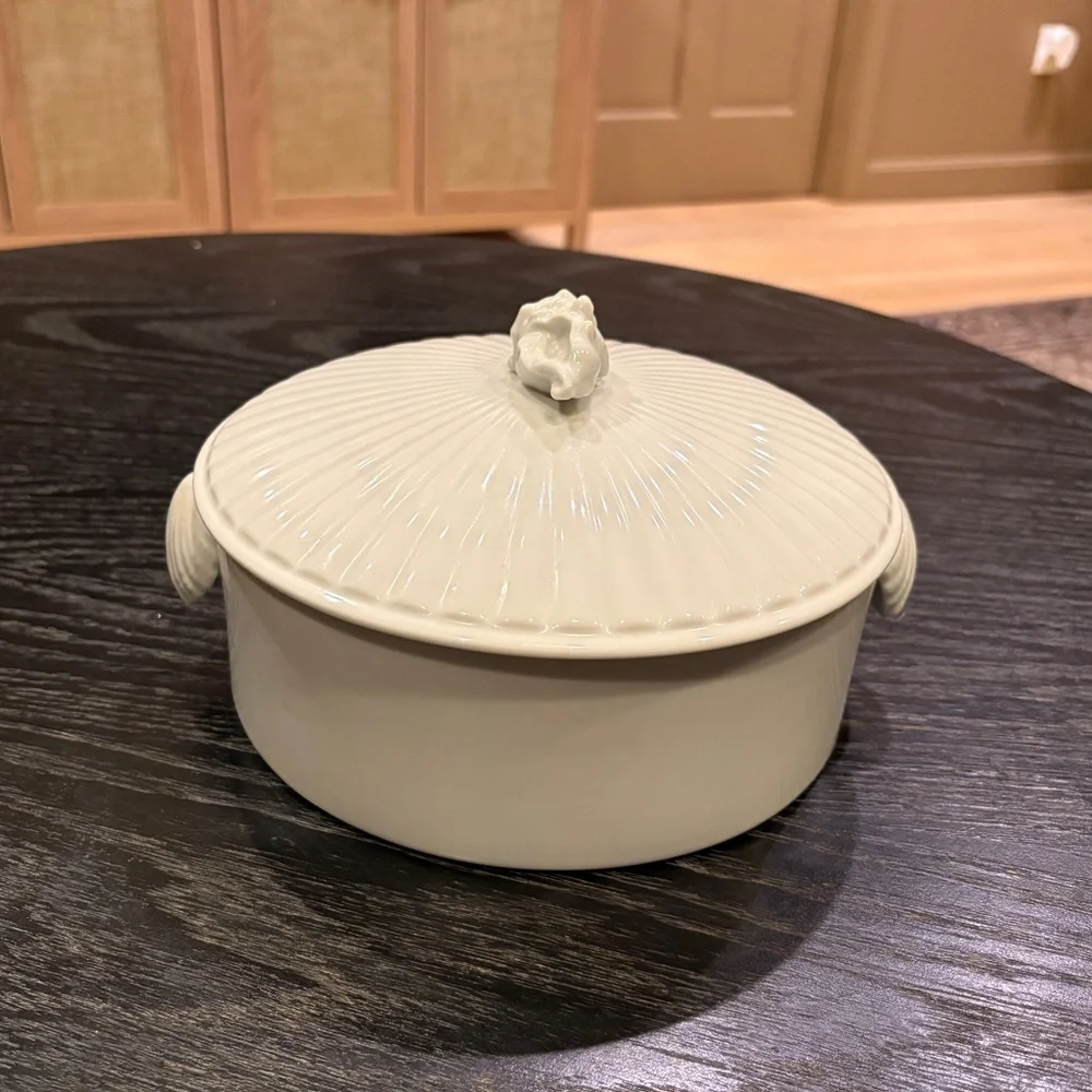 Sea Shell By Shafford Casserole Dish Oven to Table 8.5”D